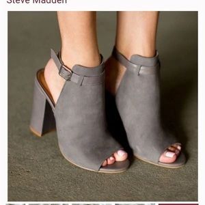 Steve Madden Carnani Gray Heels